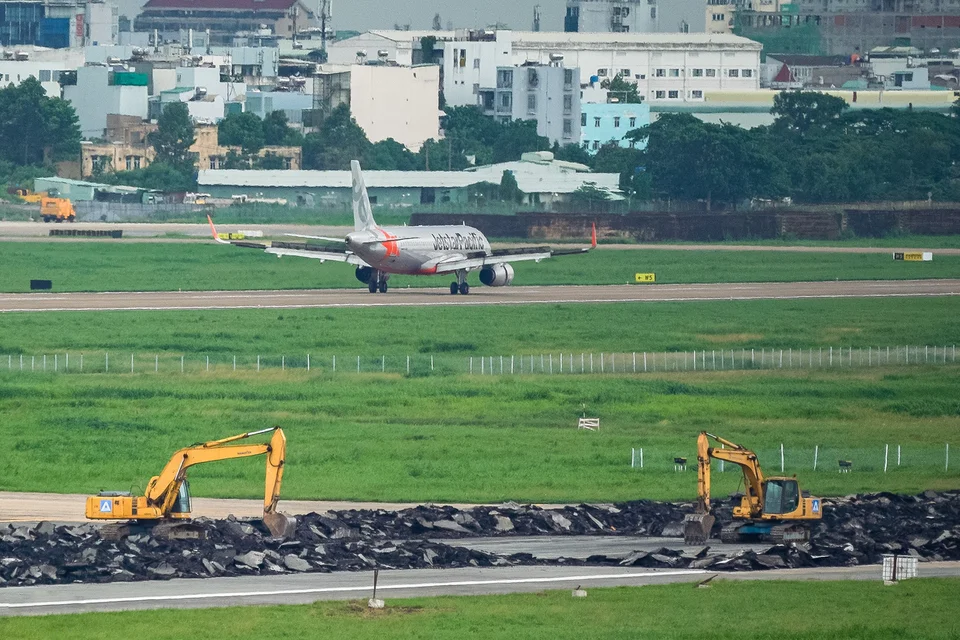 Sân bay Tân Sơn Nhất sẽ tạm dừng khai thác một đường băng