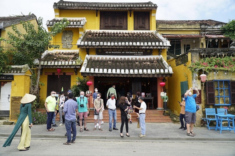Mở cửa du lịch khách quốc tế tăng 2,2 lần so với cùng kỳ năm trước