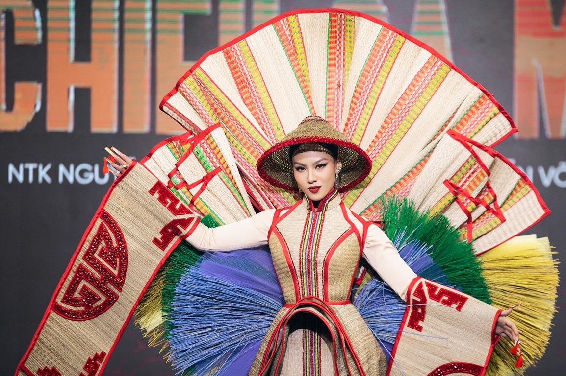 'Chiếu Cà Mau' đại diện trang phục dân tộc tại Miss Universe 2022