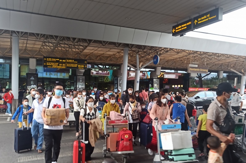 Tăng tần suất bay tại sân bay Tân Sơn Nhất