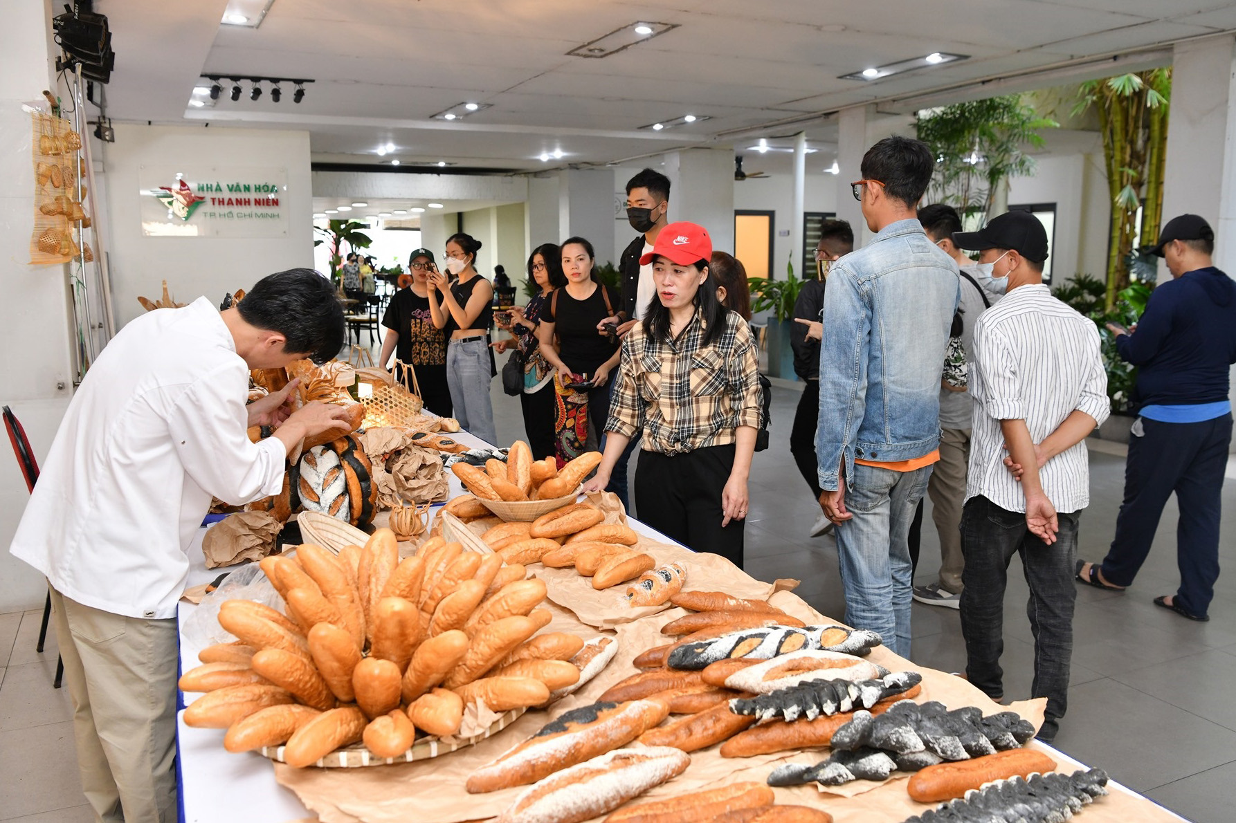 Hàng nghìn người dân, du khách tham gia lễ hội bánh mì đầu tiên tại TP.HCM