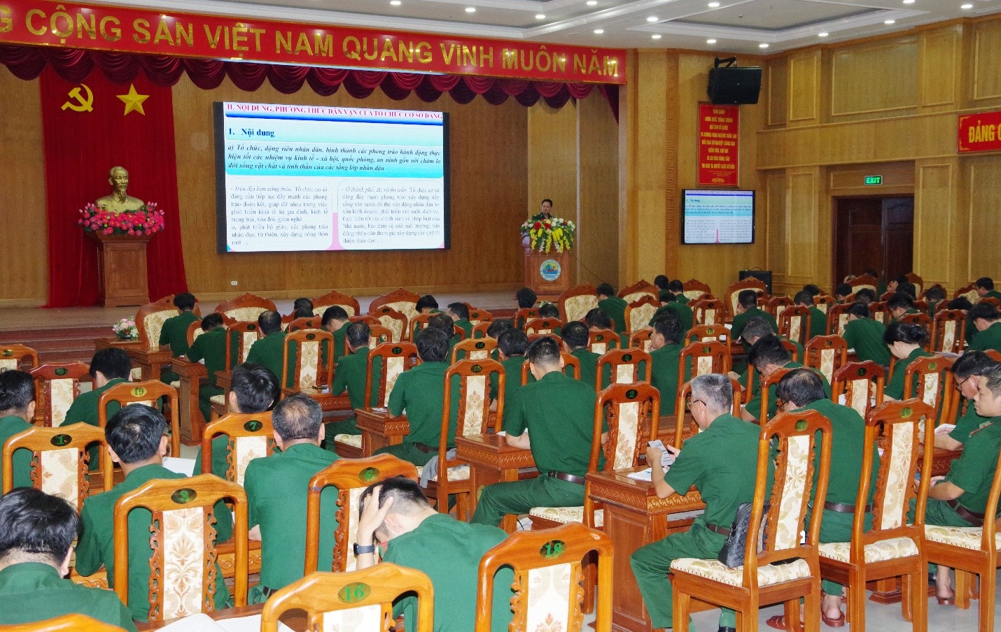 Bồi dưỡng nghiệp vụ công tác đảng, công tác chính trị và học tập các chuyên đề giáo dục chính trị đợt 1 năm 2023