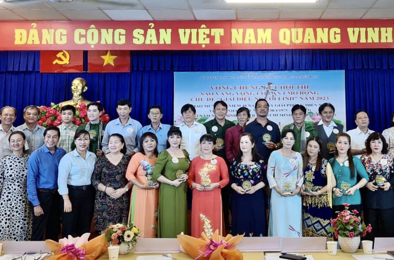 Tối 20/04, Ủy ban Nhân dân Phường 14 Quận 8 , Tp.HCM tổ chức hội thi “Sao vàng vọng cổ” lần thứ nhất