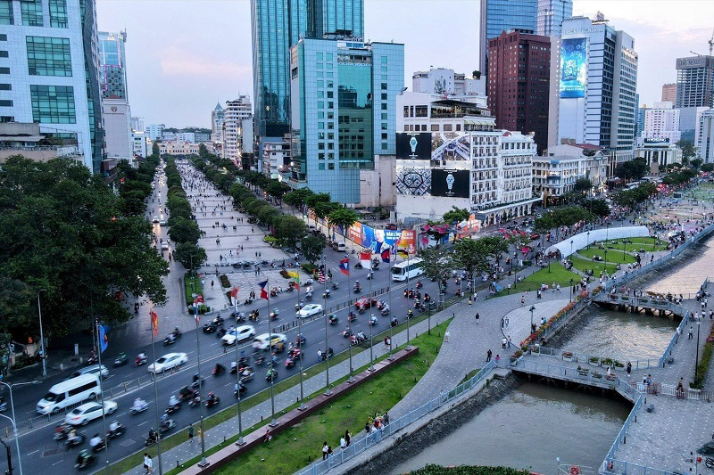 Thiết kế mái che ở phố đi bộ Nguyễn Huệ, công viên Bến Bạch Đằng