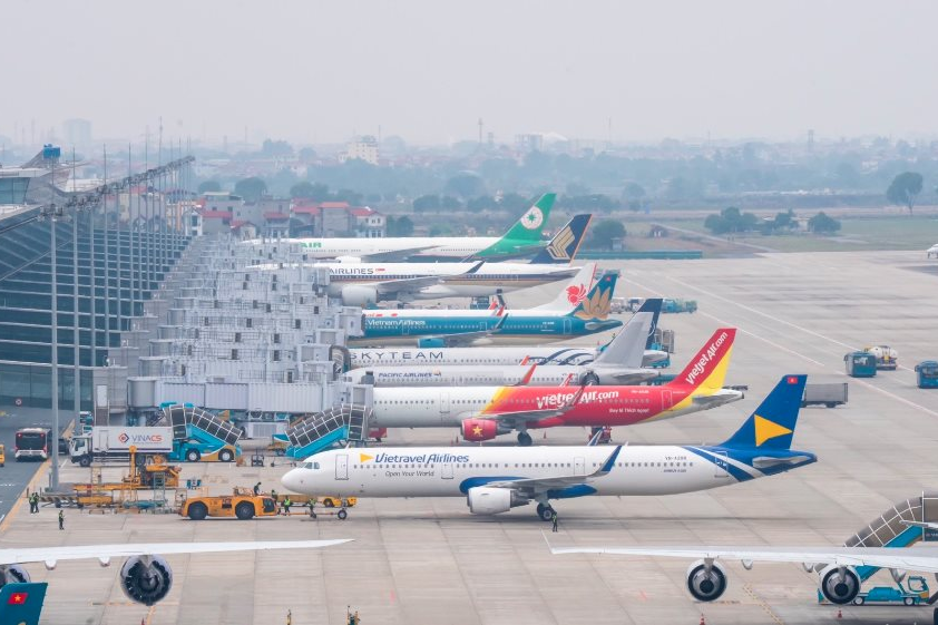 Chưa thể bỏ quy định trần giá vé máy bay
