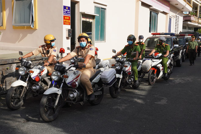 Quận Gò Vấp: Cán bộ, công chức,chiến sĩ lực lượng vũ trang cam kết chấp hành nghiêm quy định về trật tự an toàn giao thông