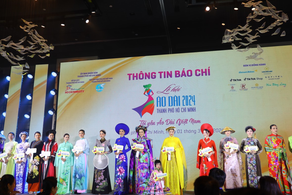 Lễ hội Áo dài TPHCM lần thứ 10 với chủ đề “Tôi yêu Áo dài Việt Nam”