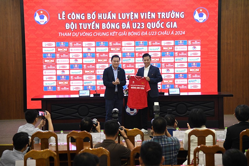 HLV Hoàng Anh Tuấn chính thức dẫn dắt đội tuyển U23 Việt Nam