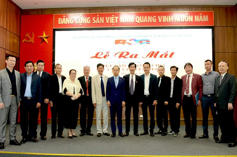 Ra mắt Câu lạc bộ doanh nhân Việt Nam – Campuchia Cựu chuyên gia