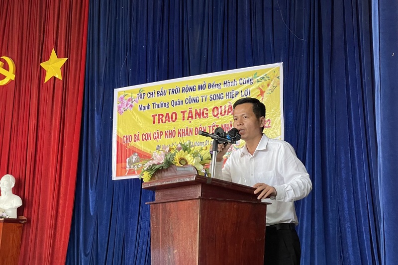 Tạp chí Bầu Trời Rộng Mở - VPĐD phía Nam cùng Mạnh thường quân, sẻ chia cùng bà con khó khăn tại tỉnh Long An đón Tết Nhâm Dần 