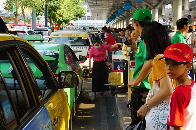 Bổ sung xe taxi, xả trạm thu phí nếu ùn tắc dịp lễ 30-4