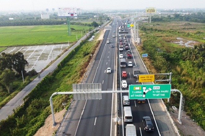 Gần 60.000 lượt xe trong 2 ngày đầu lưu thông trên cao tốc Trung Lương - Mỹ Thuận 