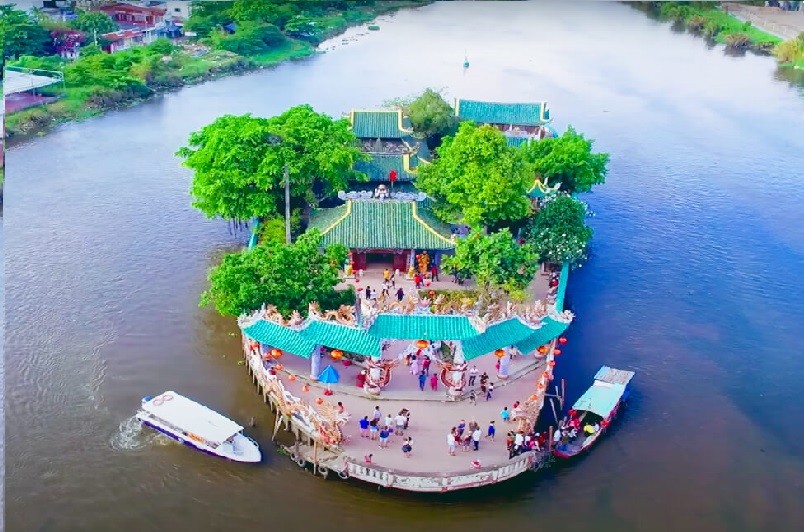 Phù Châu Miếu 300 năm rạng rỡ giữa lòng sông Vàm Thuật, Gò Vấp