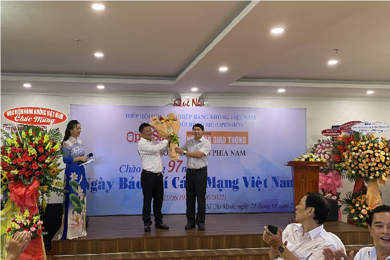 Tạp chí Bầu Trời Rộng Mở họp mặt 97 năm ngày Báo chí Cách mạng Việt Nam