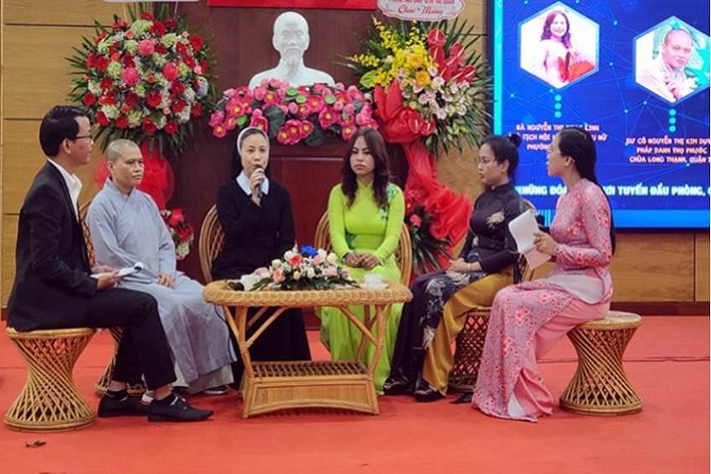 Giao lưu và Triển lãm: “Những đoá hồng nơi tuyến đầu phòng, chống dịch bệnh covid-19 tại TP.HCM