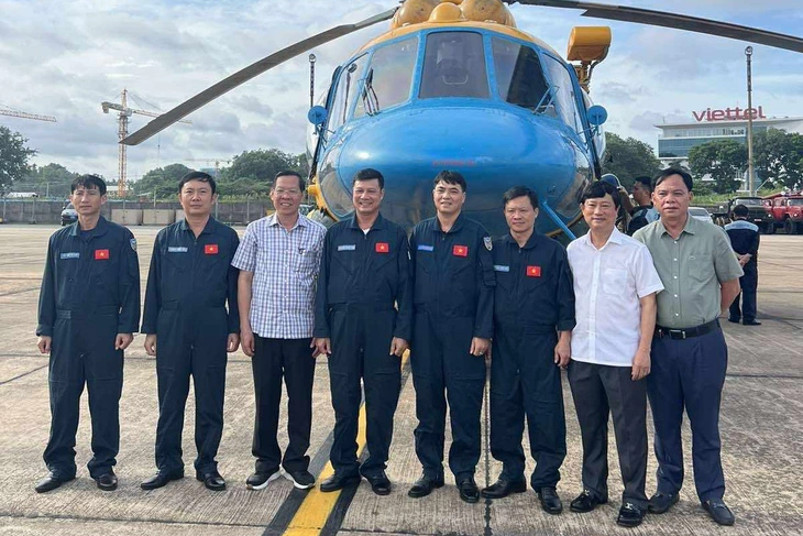 Lãnh đạo TPHCM đi máy bay trực thăng để khảo sát lập quy hoạch