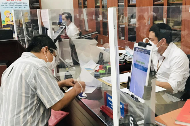 TP.HCM: Ban hành Nghị quyết về chính sách chi thu nhập tăng thêm cho cán bộ, công chức, viên chức, người lao động