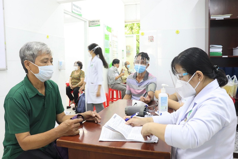 TP.HCM bắt đầu tiêm vaccine đợt 5 đồng loạt cho 15 nhóm đối tượng ưu tiên