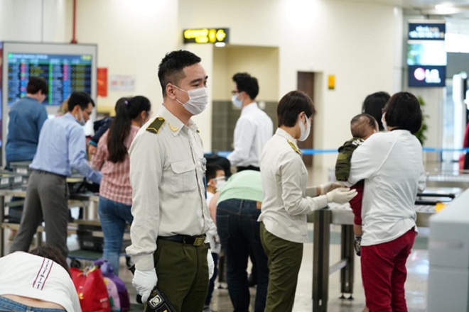 Tổ chức chuyến bay vận chuyển người dân từ các địa phương đang giãn cách theo Chỉ thị số 16 về Hà Nội