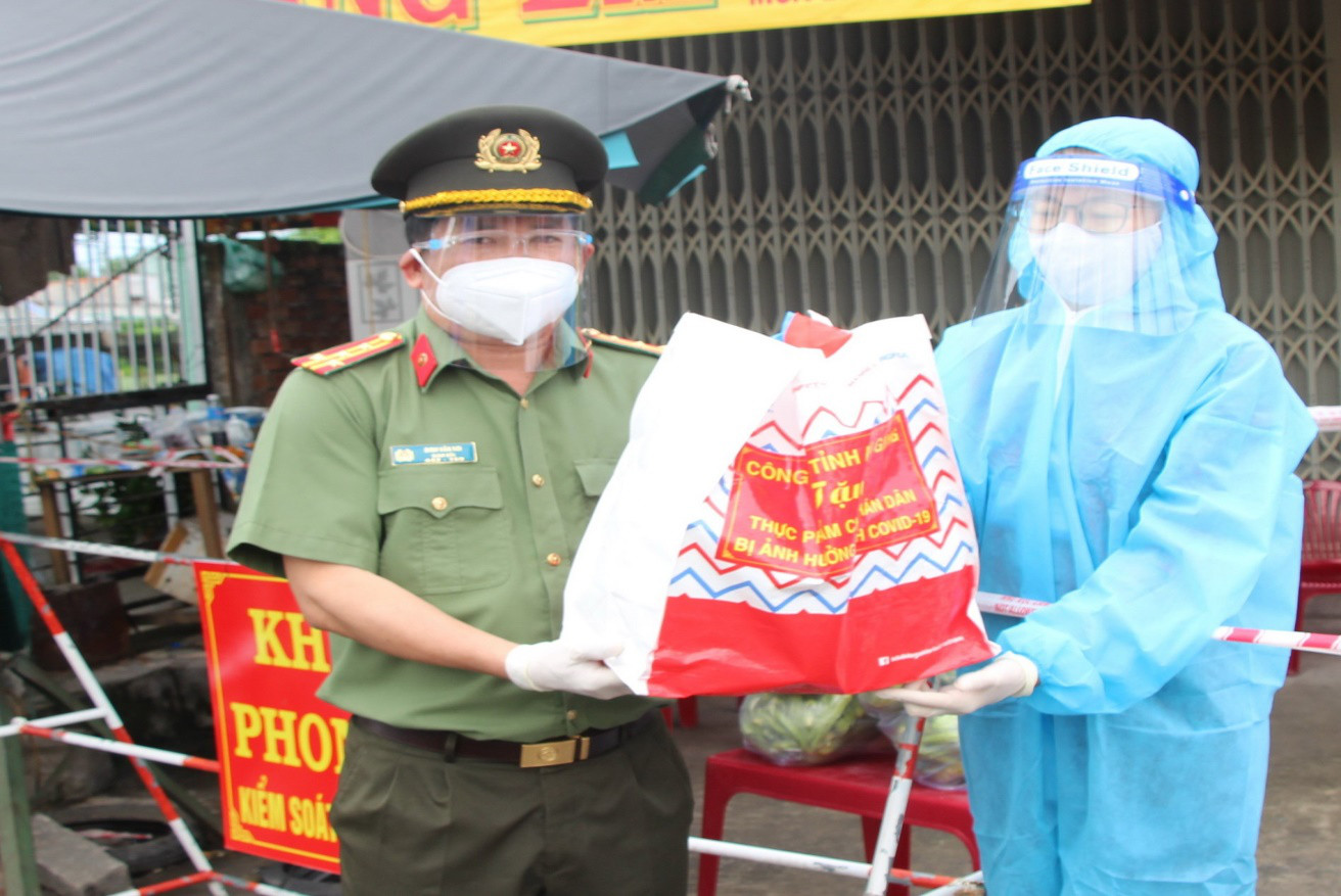 An Giang: Những món quà bất ngờ, lan tỏa niềm tin chống dịch thành công
